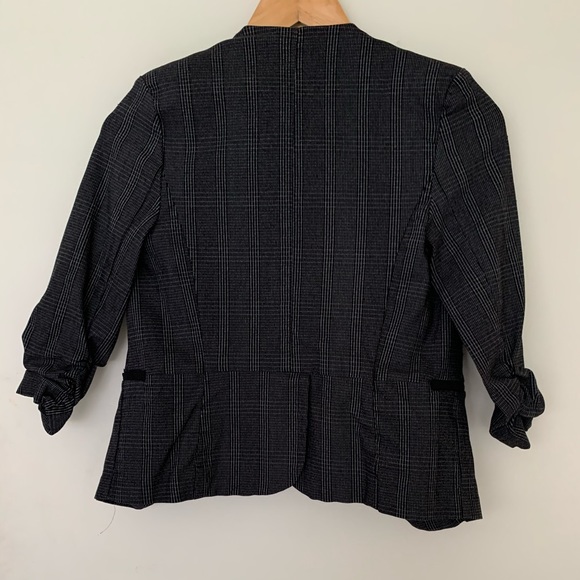 Blazer - Picture 2 of 2